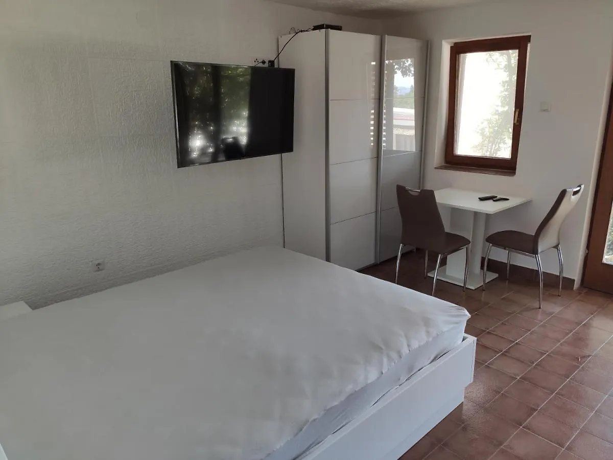 2 Minutes To The Beach Ev Station Available Crikvenica Apartman