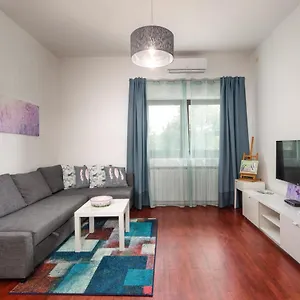- Apartament
